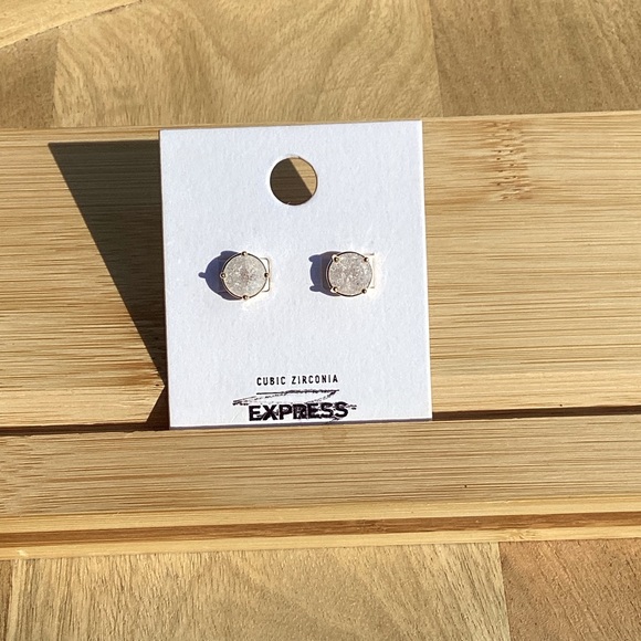 EXPRESS EARINGS - Picture 7 of 8